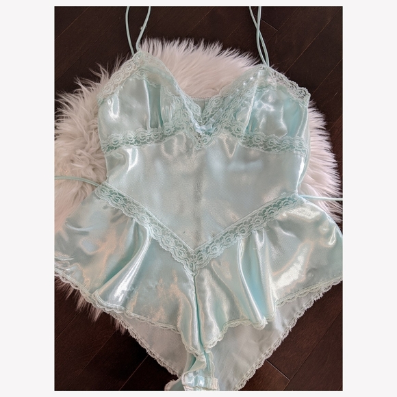 Vintage satin and lace teddy - Picture 2 of 16